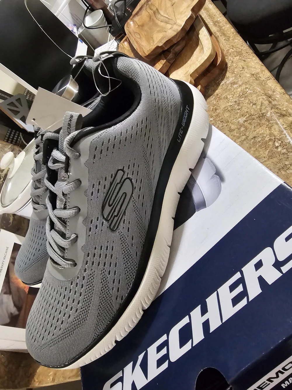 Very Comfortable Skechers Sneakers Size 8.5 In Mens
